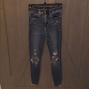 Skinny jeans, high wasted, good condition.